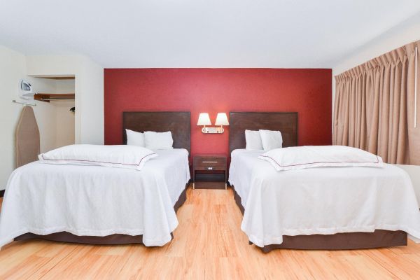Hotel Red Roof PLUS Guilford (Guilford Center)